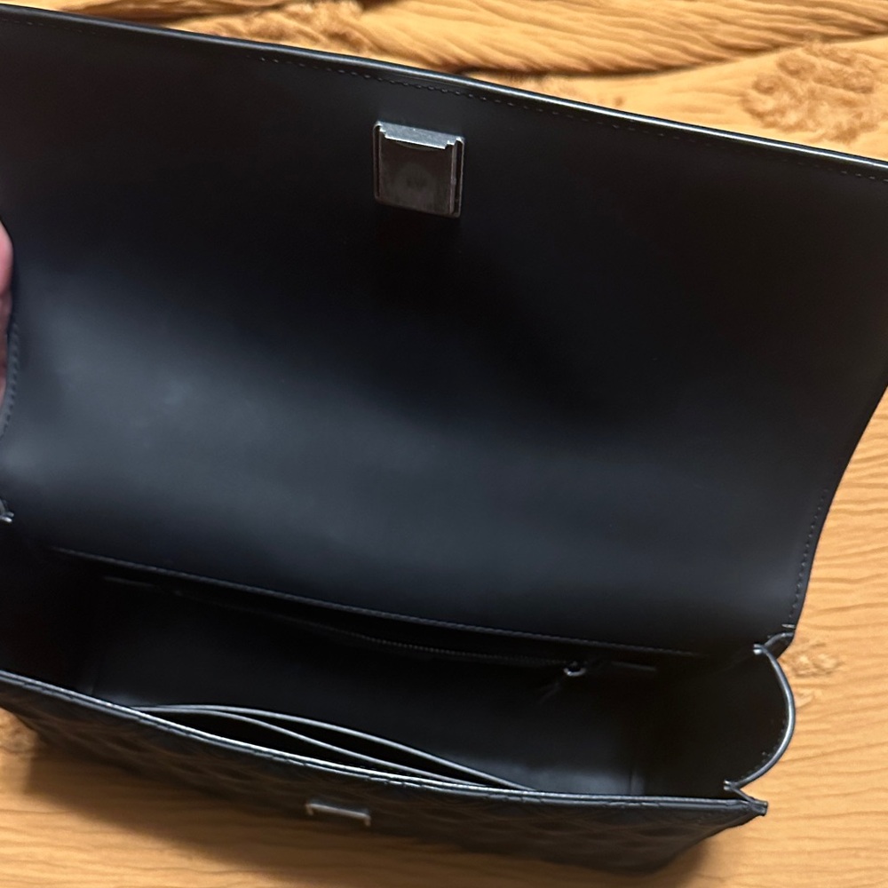 Black Leather Chain Shoulder Bag - Picture 3 of 3